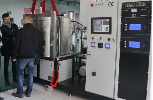 Tin tức công ty mới nhất về Khách hàng Ba Lan được đào tạo trước khi giao máy